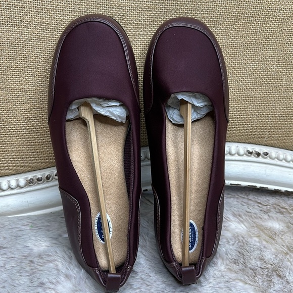 Dr Scholl’s | Maroon Slip On Shoes, Size 7 NWT - Picture 5 of 13
